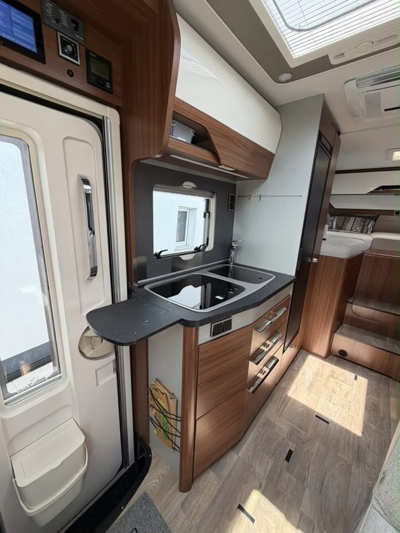 Mercedes-Benz Hymer Mercedes BMC T 580 — photo 19