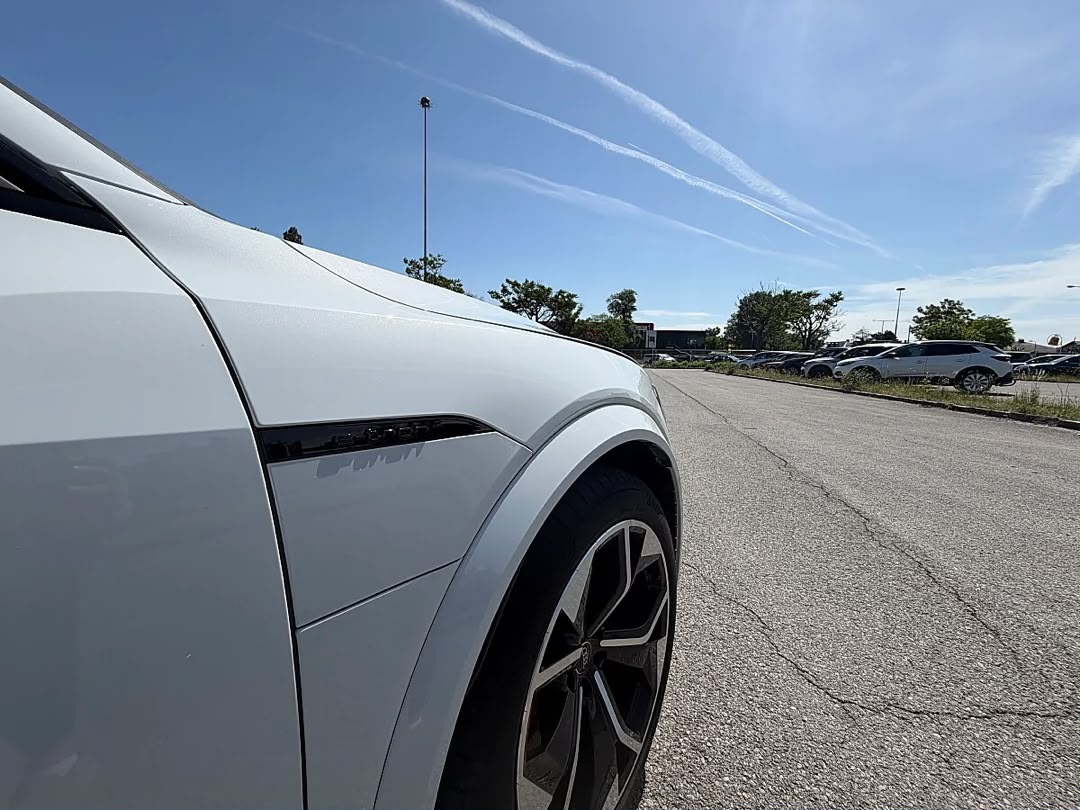 Audi Audi SQ8 Sportback e-tron quattro — photo 16