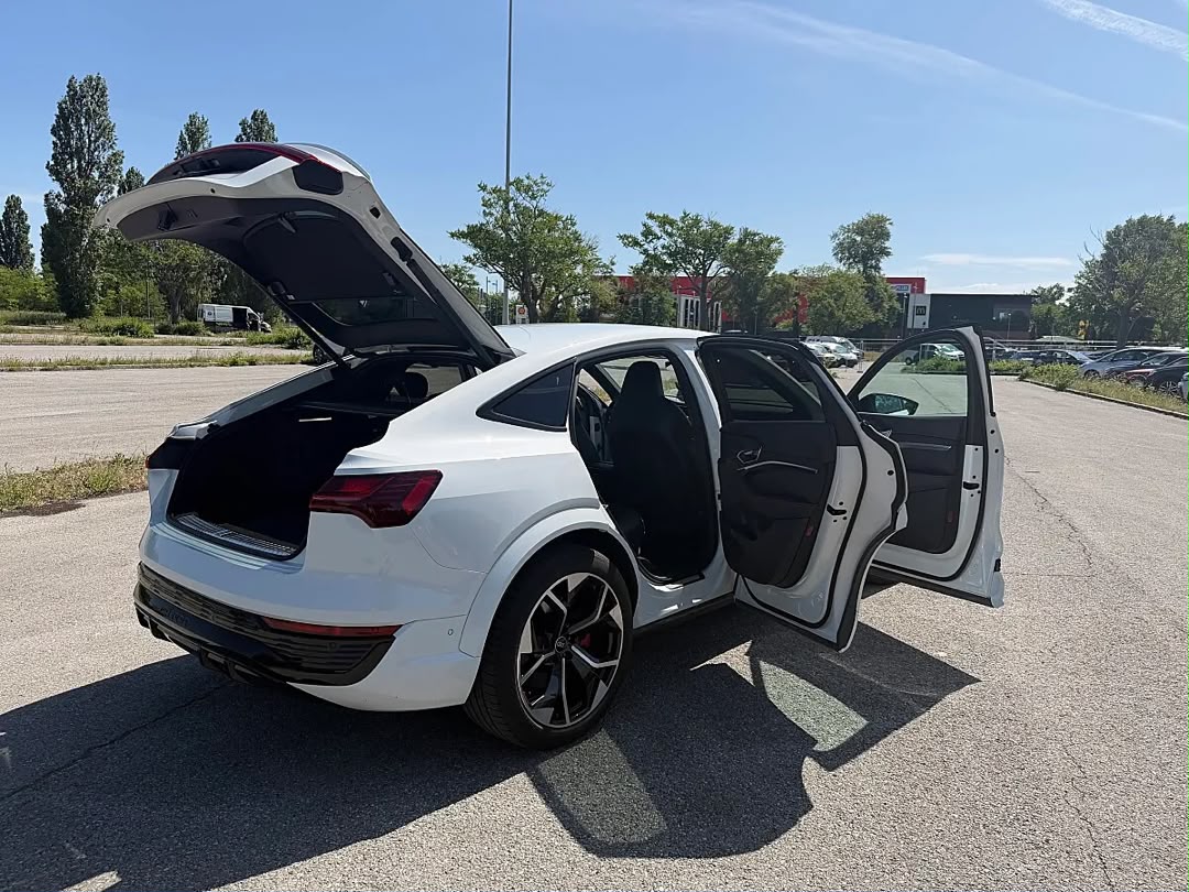 Audi Audi SQ8 Sportback e-tron quattro — photo 6