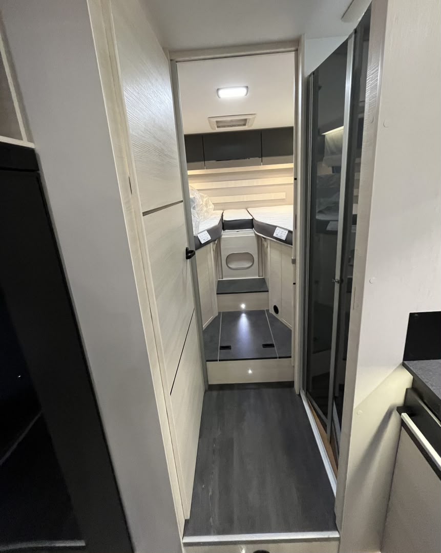 FORD FORD Challenger 377 Graphite Ultimate — photo 11