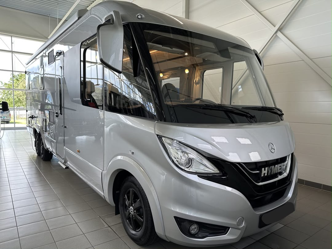 Mercedes-Benz MERCEDES Hymer MasterLine 880 I – Alde • Lithium • Solcelle • Klima • Støttebein • Uten Senkeseng