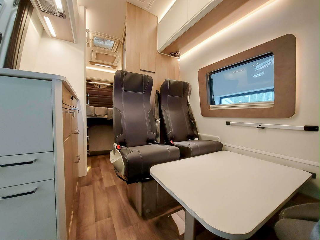 Mercedes-Benz MERCEDES-BENZ – Fourgon aménagé (Bybobil) – KABE TM CRV 690 LB — photo 18