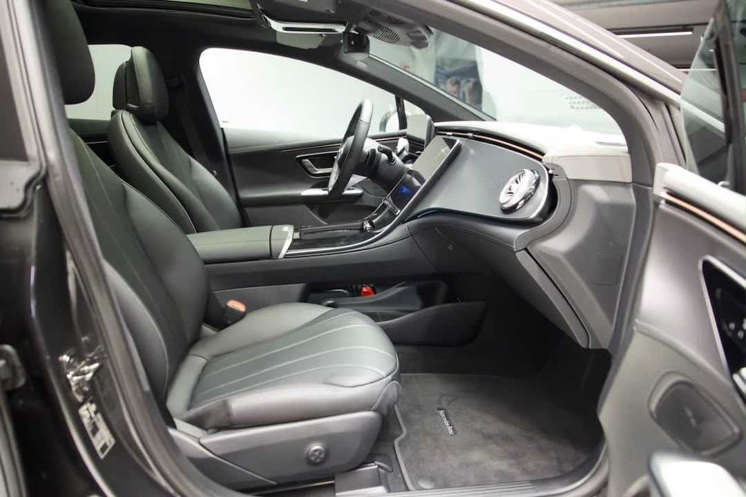 Mercedes-Benz Mercedes-Benz EQE300 Panorama — photo 12