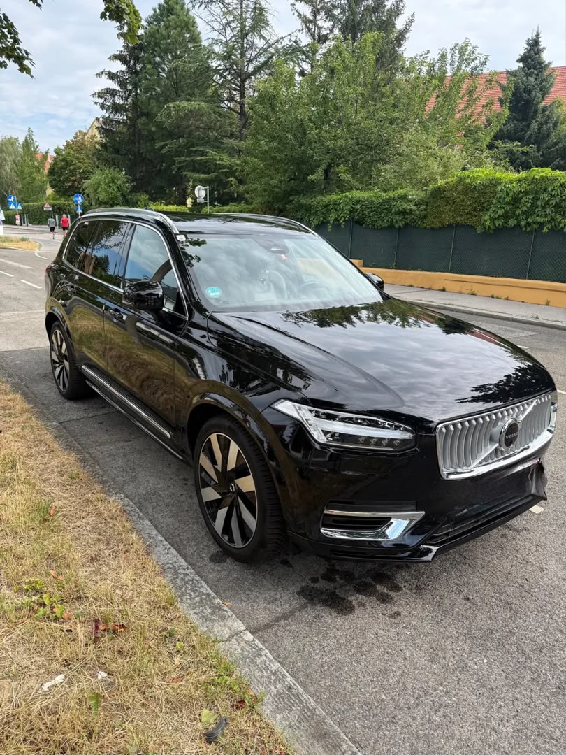 VOLVO Volvo XC90 T8 AWD Ultimate Bright B&W Luftfahrwerk — vue principale