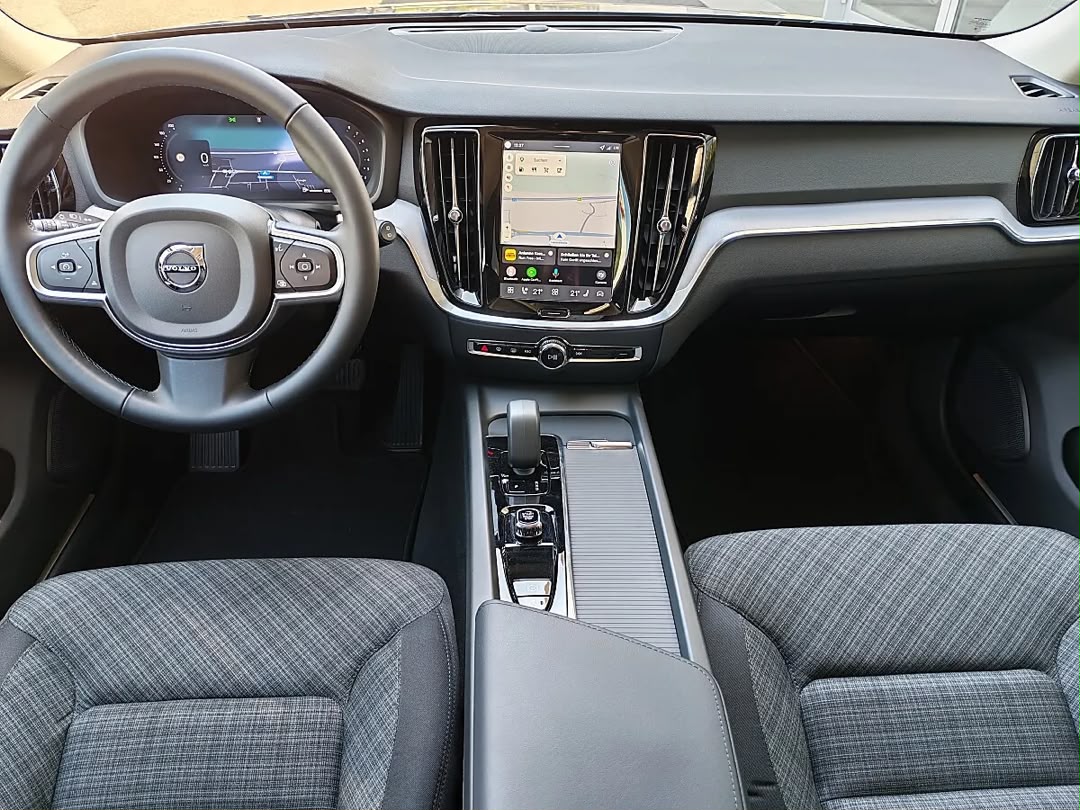 VOLVO Volvo V60 B4 (P) Core Geartronic Kombi / Family Van — photo 9