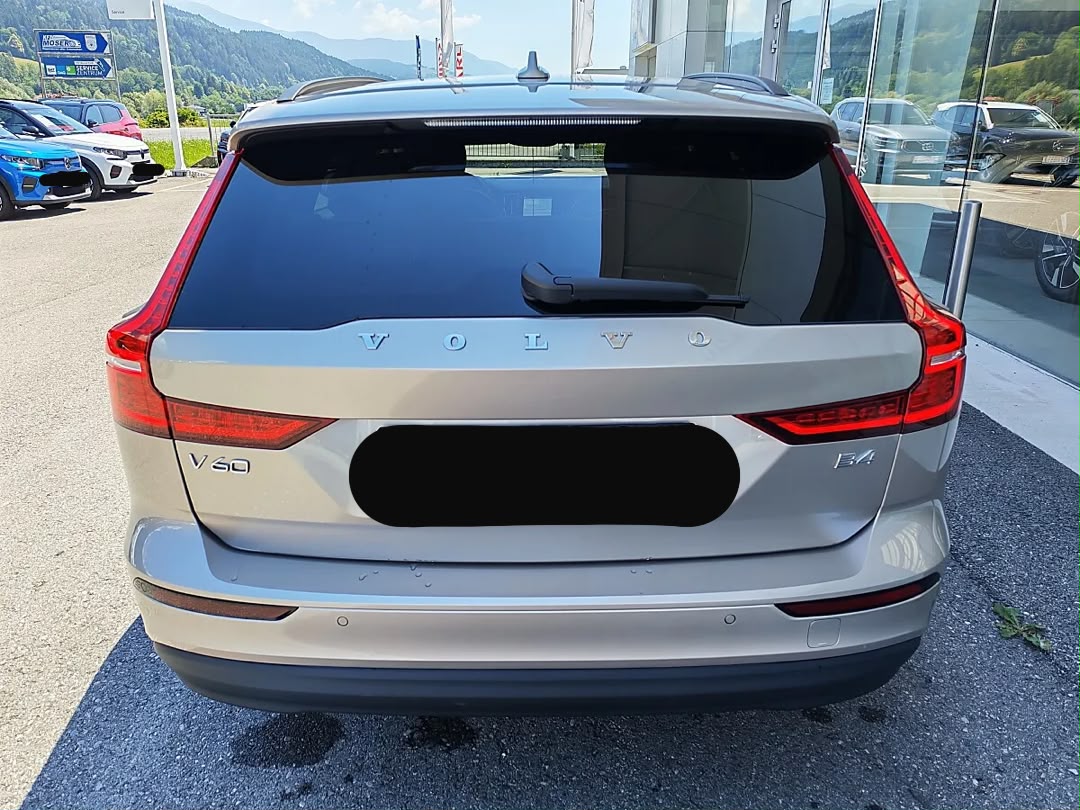 VOLVO Volvo V60 B4 (P) Core Geartronic Kombi / Family Van — photo 4