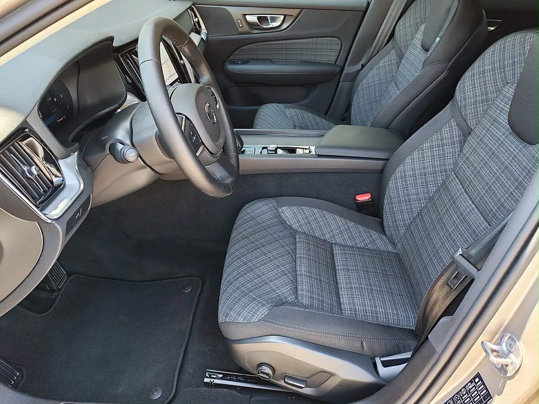 VOLVO Volvo V60 B4 (P) Core Geartronic Kombi / Family Van — photo 8
