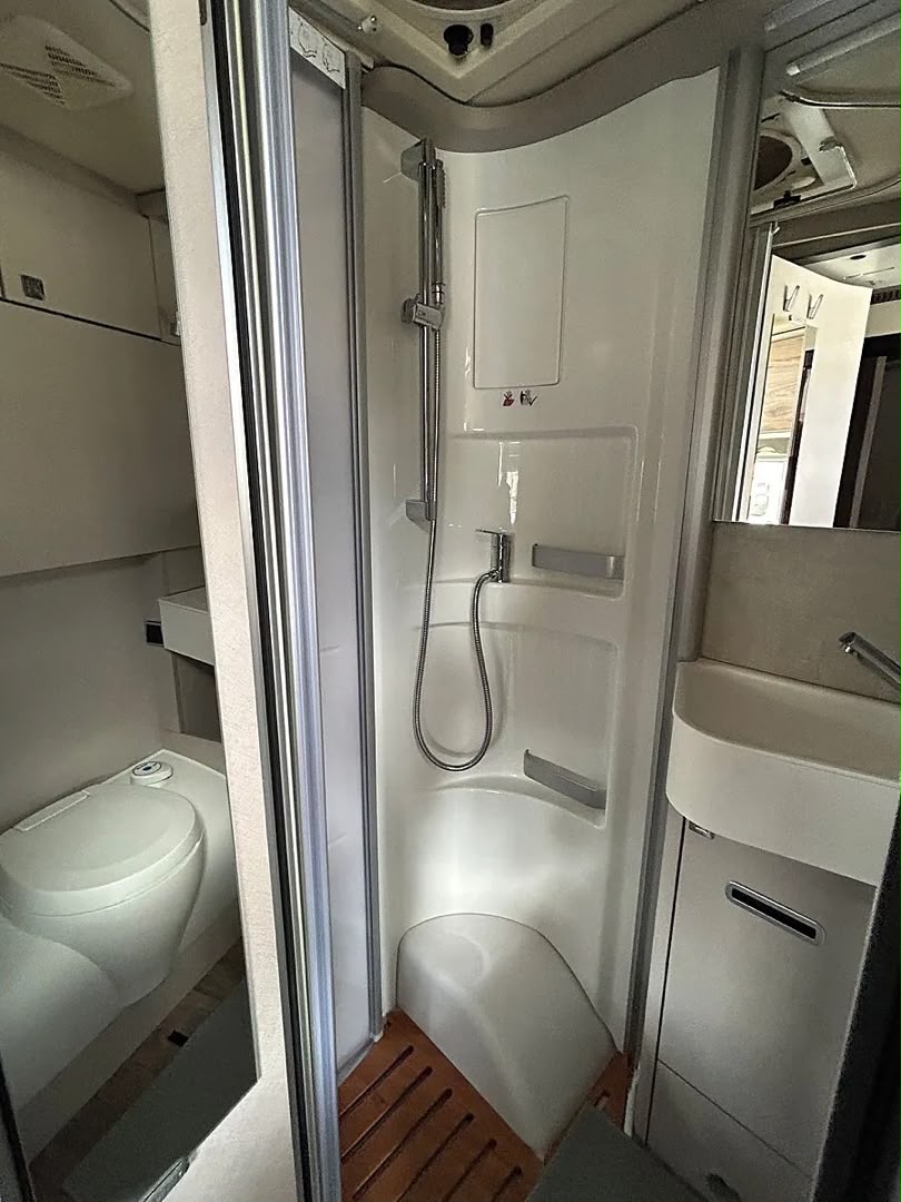 Hymer Exsis I 580 Pure mit Einzelbetten — photo 7