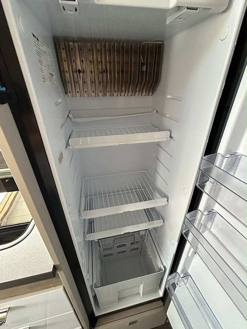 Hymer Exsis I 580 Pure mit Einzelbetten — photo 17