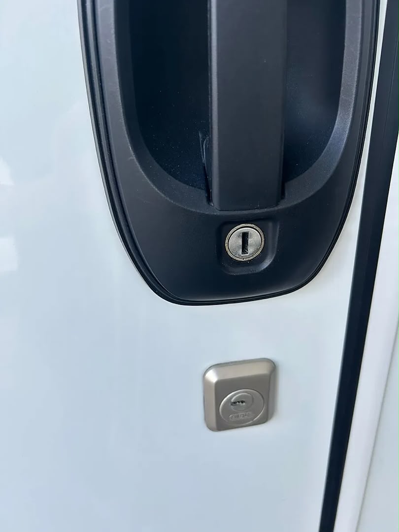 Hymer Exsis I 580 Pure mit Einzelbetten — photo 3
