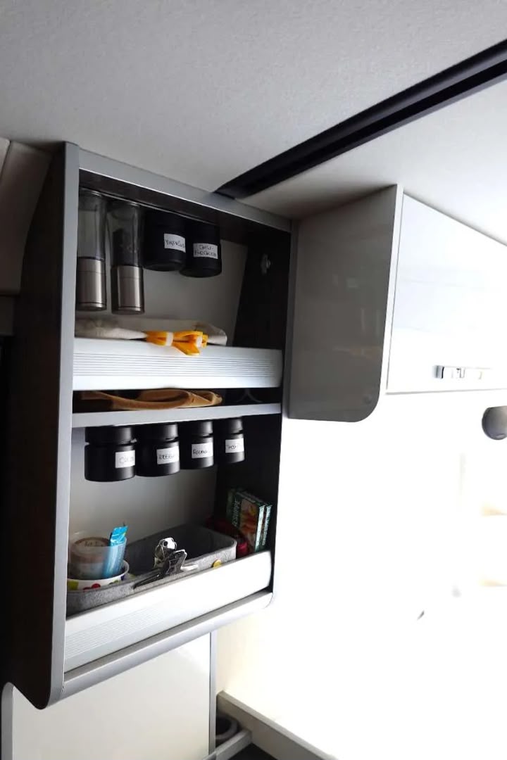 Westfalia Columbus 540D mit Aufstelldach — photo 7