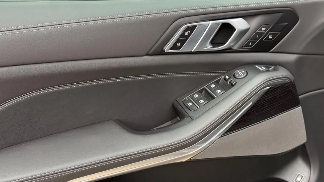 BMW BMW X5 xDrive50e M-Sportpaket — photo 14