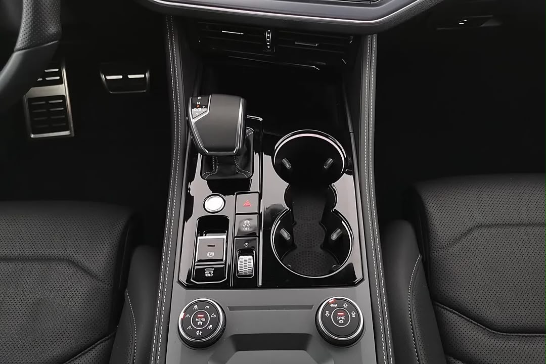 Volkswagen VW Touareg 3.0 V6 R-Line 4Motion — photo 7