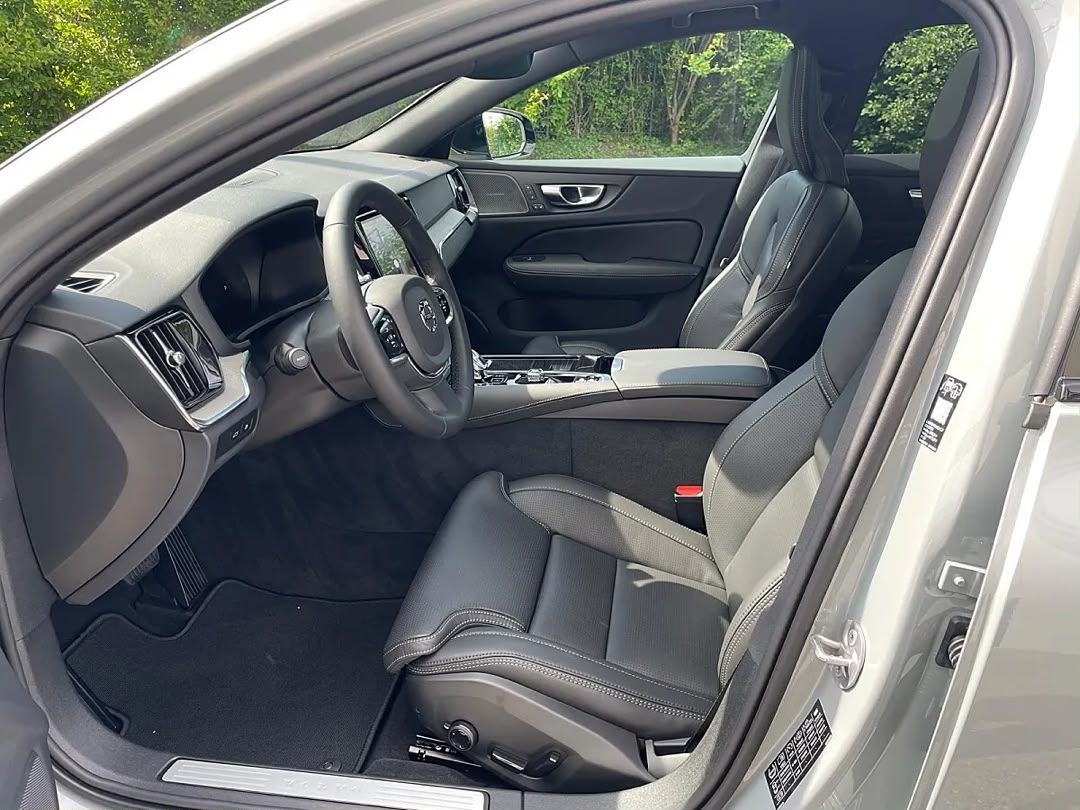 VOLVO Volvo V60 T8 AWD PHEV Plus Dark 4 Life — photo 12