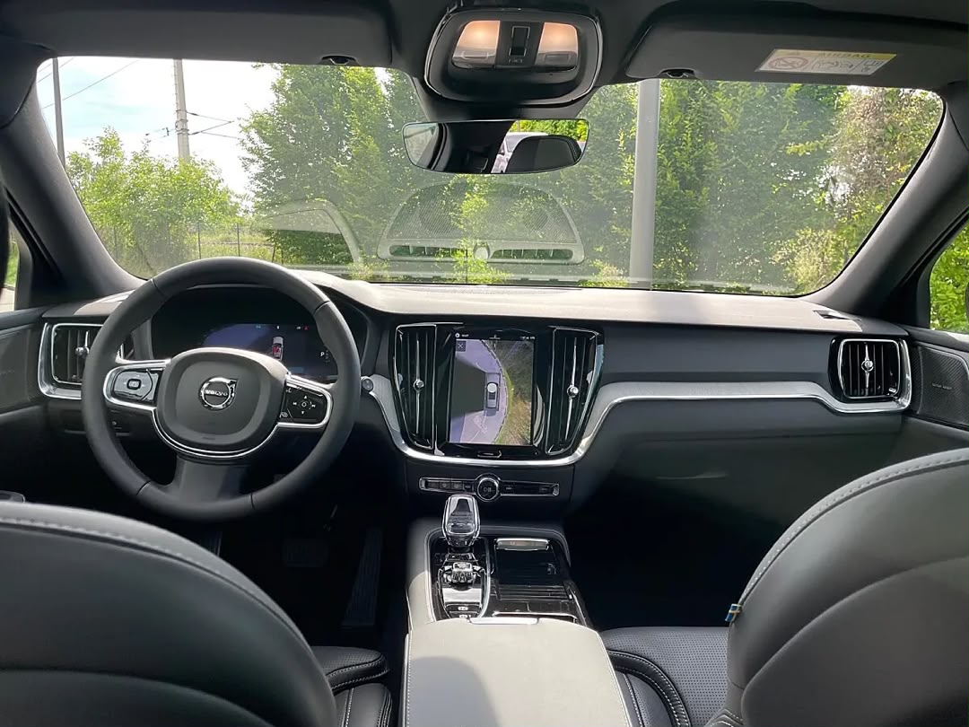 VOLVO Volvo V60 T8 AWD PHEV Plus Dark 4 Life — photo 7