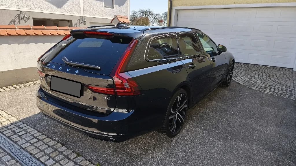 VOLVO Volvo V90 B4 Ultimate Dark R-Design — photo 6
