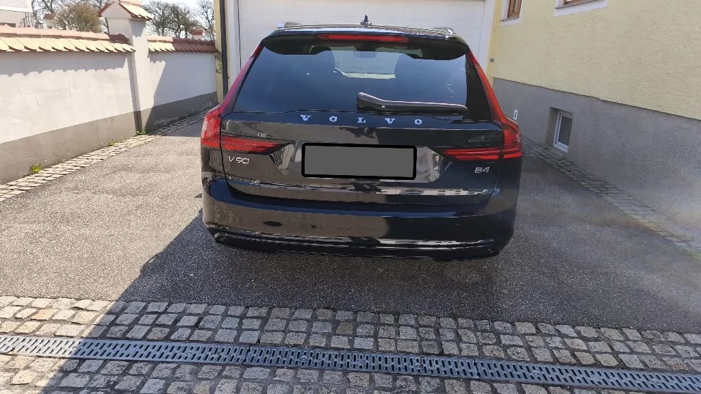 VOLVO Volvo V90 B4 Ultimate Dark R-Design — photo 4