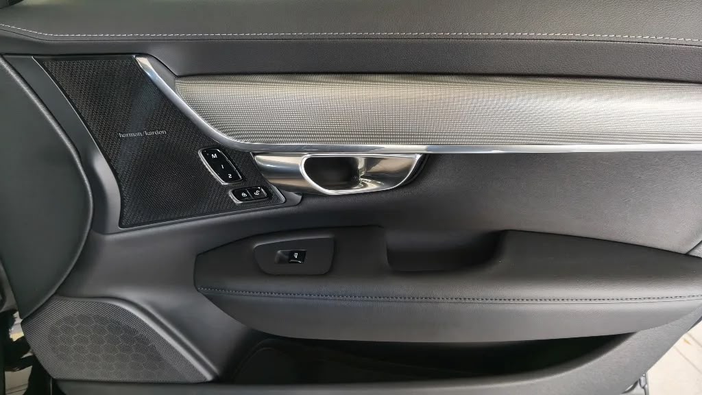 VOLVO Volvo V90 B4 Ultimate Dark R-Design — photo 14